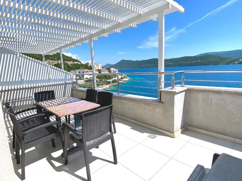 Apartments Domane Nenad ネウム エクステリア 写真
