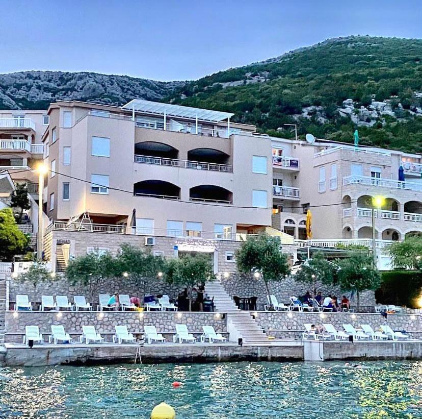 Apartments Domane Nenad ネウム エクステリア 写真