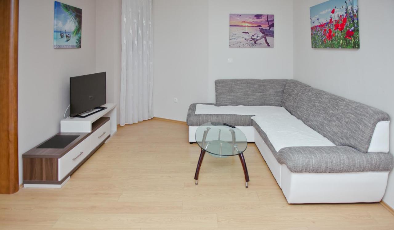 Apartments Domane Nenad ネウム エクステリア 写真