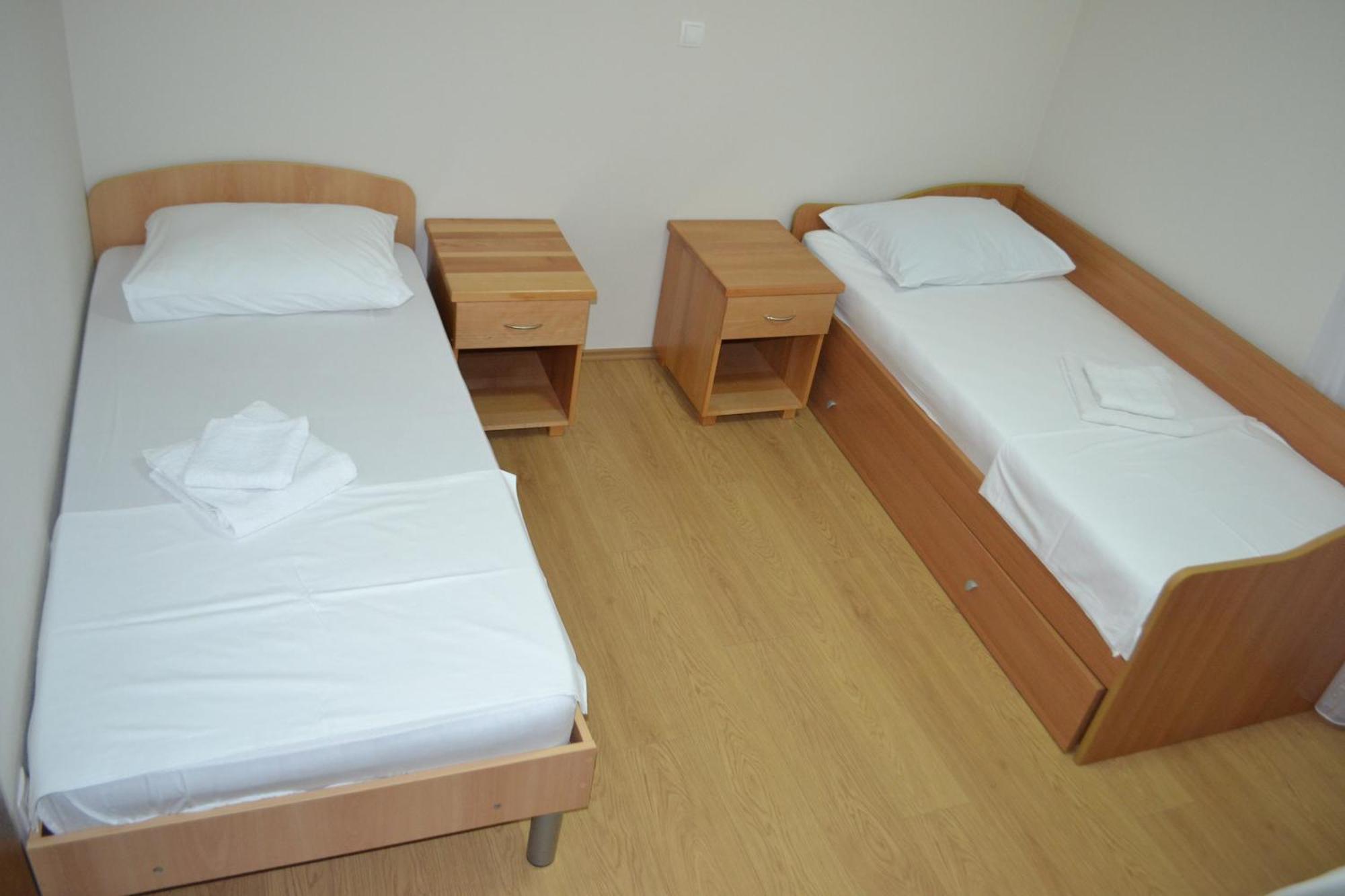 Apartments Domane Nenad ネウム エクステリア 写真